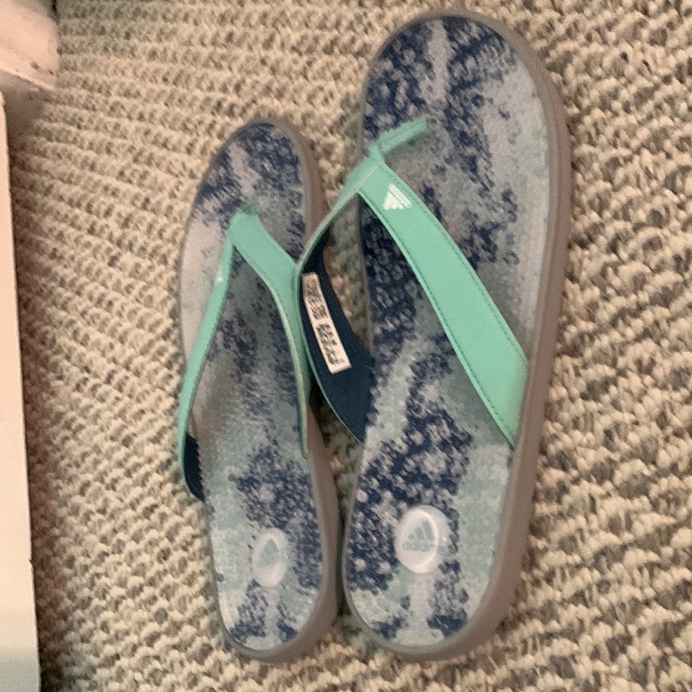 Women’s Adidas addissage flip flops size 8